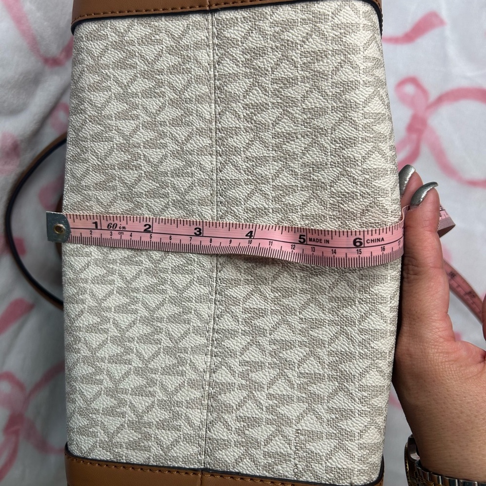 Michael Kors Tan and Cream Signature Tote - Picture 4 of 6